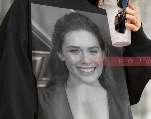 Elizabeth Olsen Homage Tee - Vintage ELIZABETH OLSEN Sweatshirt for Movie Fans Gifts - Image 4