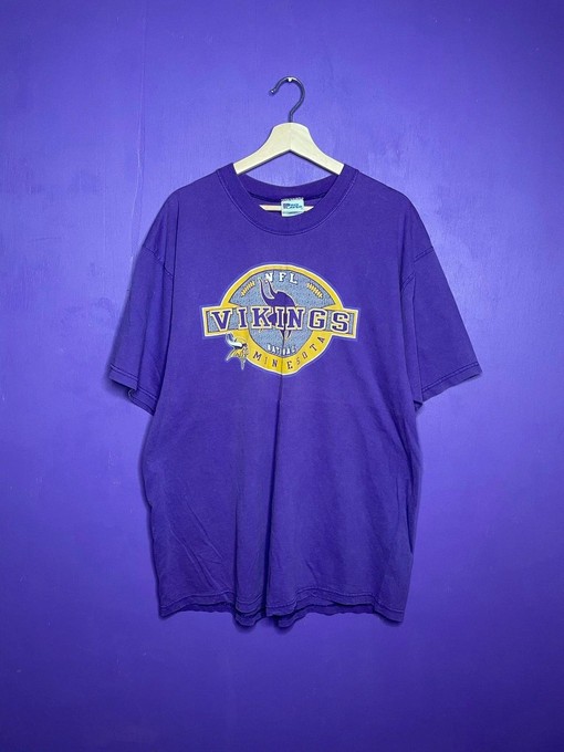 Essential Minnesota Vikings Logo Sweatshirt T-shirt - Vintage Style Perfect Gift for NFL Fans
