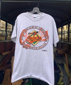 Find Your Throwback Style with This Vintage 1997 Black Cotton Baltimore Orioles T-Shirt, Retro NCAA Shirts