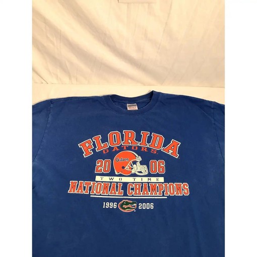 Florida Gators National Champions Graphic 2006 - T-Shirt, Sweatshirt, Hoodie - Perfect Gifts for Fans