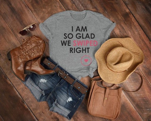 Funny Couple Movie Shirts, I'm So Glad We Swiped Right Unisex Valentines Tees, Gift For Couples Love Shirt - Image 4