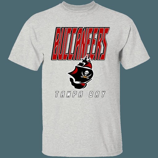 Get the Perfect Gift for the Fan in Your Life with this Tampa Bay Buccaneers Retro NFL Sweatshirt Hoodie - Image 3
