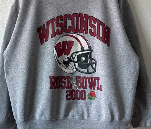 Go Retro with a Vintage 2000 University of Wisconsin Badgers Crewneck Sweatshirt - Great for Fans - Image 2