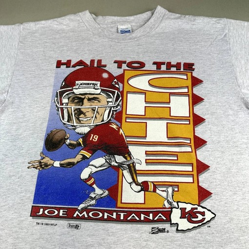 Gray Kansas City Chiefs Vintage Style Joe Montana T-Shirt NFL Sweatshirt T-shirt - Ideal Gift for Football Fans - Image 2