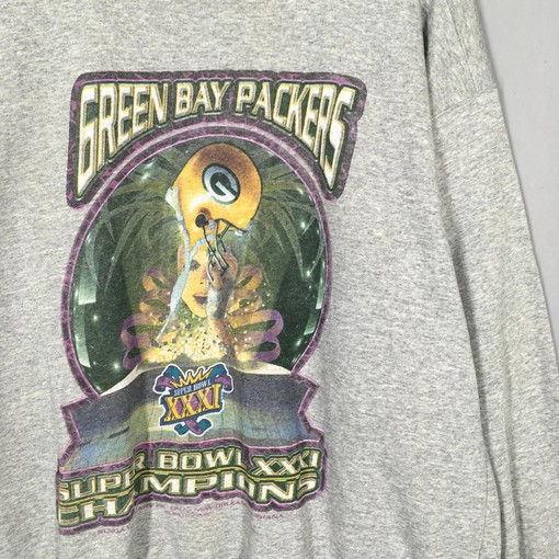 Green Bay Packers NFL Vintage Style Pullover Hoodie Crewneck Sweatshirt, Perfect for Fans - Image 2