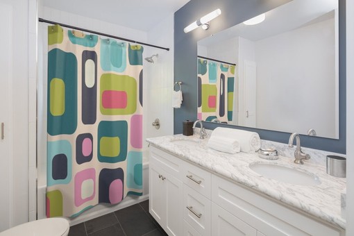 Green Mid Century Modern Shower Curtain, Vintage Retro Apartment Bathroom Decor - Image 2