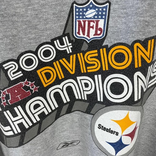 Grey Steelers 2004 Champions Vintage Sweatshirt T-Shirt - Ideal NFL Fan Apparel - Image 2