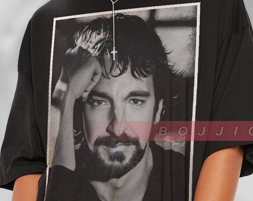 Hans Gruber Photo Tribute Shirt, Die Hard Shirt, Alan Rickman British Actors, Nakatomi Plaza, Minimalist movie shirts - Image 2