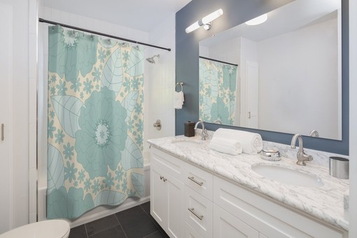 Hippie Inspired Retro Flower Shower Curtain, Vintage Bathroom Accessory with a Boho Touch - Image 3