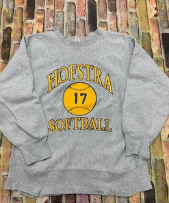 Hofstra University Vintage Style T-Shirt Sweatshirt for Sports Fans