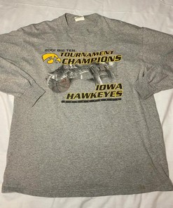 Iowa Hawkeye Big 10 Tournament 2001 Vintage Style T-Shirt Sweatshirt for Sports Fans