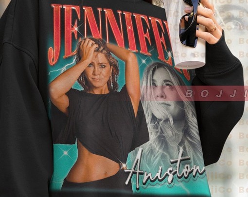 Jennifer Aniston Retro Sweatshirt - Vintage Movie Shirts for Women with Retro Style and Friends Cast - Image 4