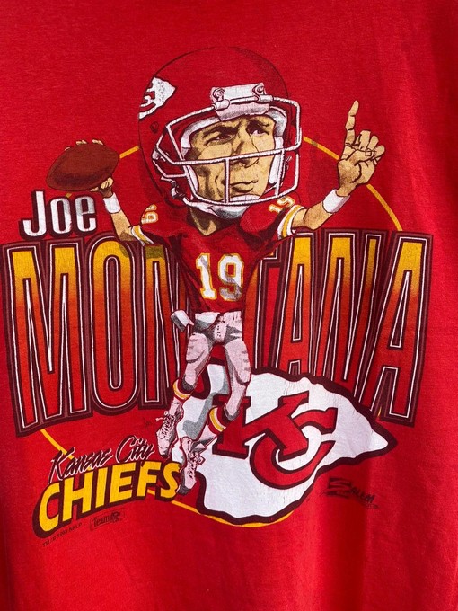 Joe Montana Chiefs NFL 1993 Sweatshirt T-shirt - Vintage Style and Ideal Gift for NFL Fans with state university shirt - Image 2