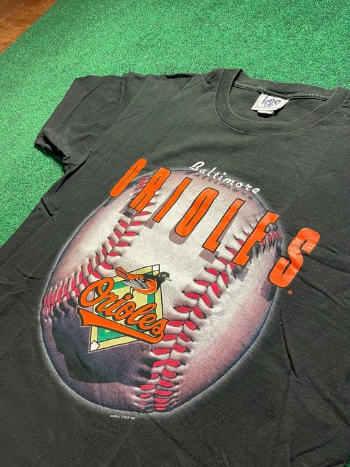 Limited Edition Collectible: Vintage MLB Baltimore Orioles T-Shirt with Retro Design - Image 2