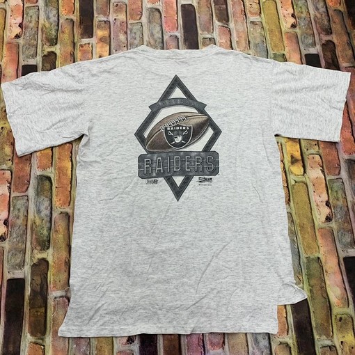 Los Angeles Raiders NFL Sweatshirt T-shirt - Vintage Style and Ideal Gift for Fans with vintage ncaa shirts