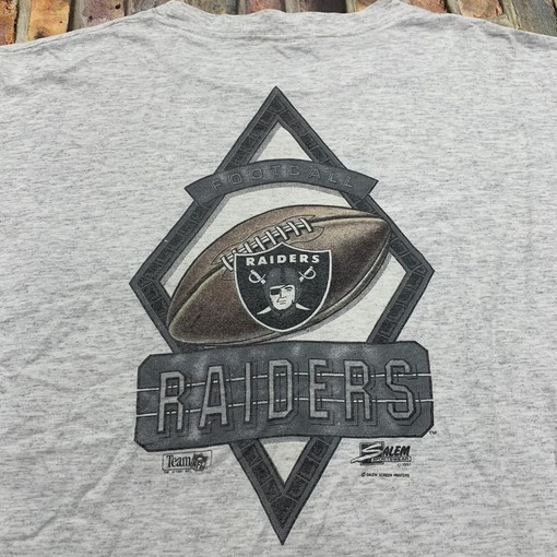 Los Angeles Raiders NFL Sweatshirt T-shirt - Vintage Style and Ideal Gift for Fans with vintage ncaa shirts - Image 2