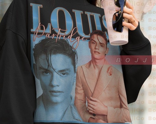 Louis Partridge Sweater - Movie Fans Gifts for Boys - Image 4