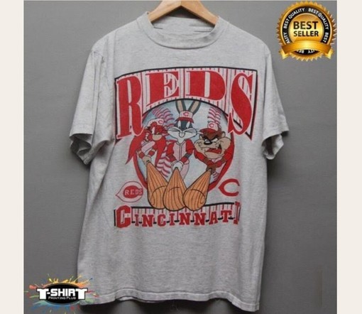 MLB Looney Tunes Cincinnati Reds Hoodie Shirt - Cincinnati Reds Hoodie Shirt Gifts for Baseball Fans