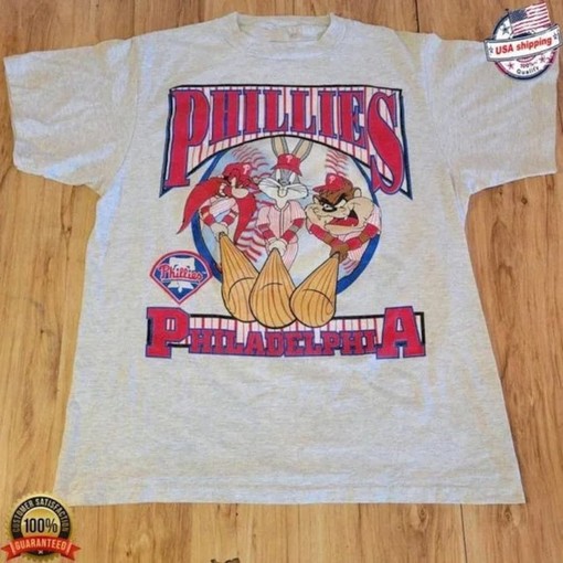 MLB Looney Tunes Cincinnati Reds Shirt - Vintage Cincinnati Reds Tee for MLB Fans