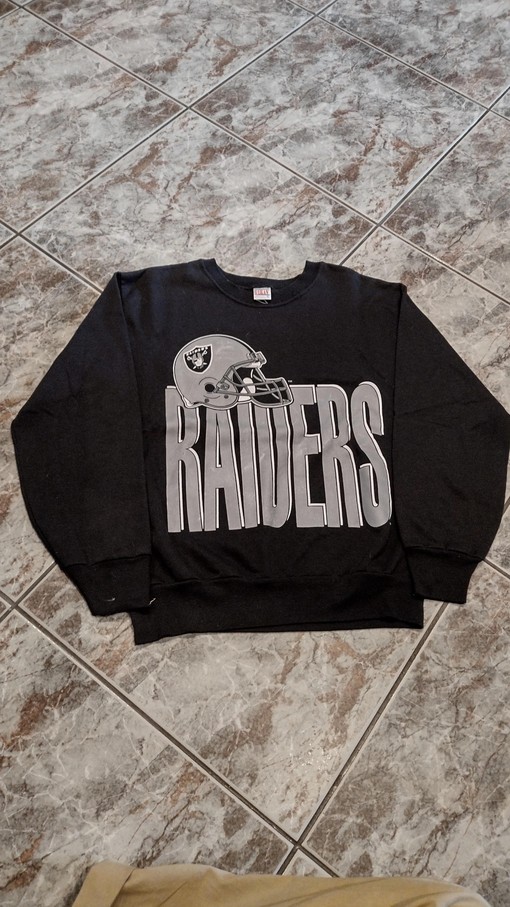 Made In Usa Oakland Raiders Garan Vintage Sweatshirt T-shirt - Ideal Gift for College Shirts & NFL Fans