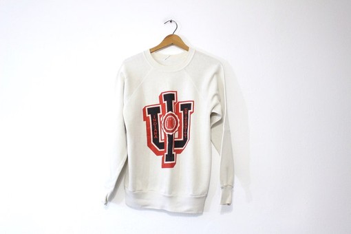 Medium Vintage Indiana University Hoosiers Sweatshirt for NCAA Fans - Show Your State University Spirit
