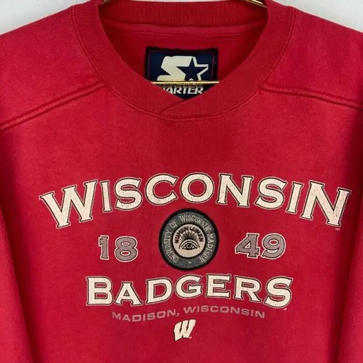 Men's Sport Shirts: Wisconsin Badgers Starter Vintage Crewneck Sweatshirt - Great NCAA Gift for Fans - Image 2