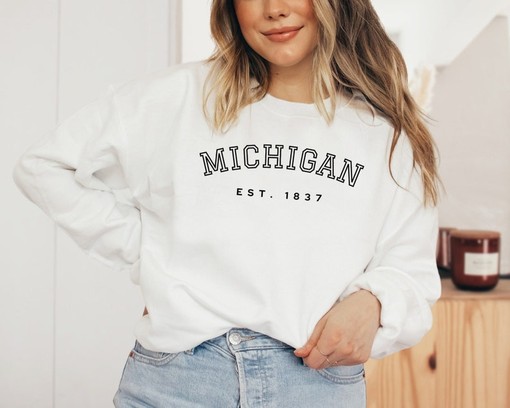 Michigan Themed Collegiate Text Crewneck Sweatshirt, Unique Michigan Gifts for College Students Shirt