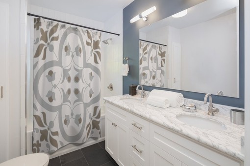 Minimalist Contemporary Shower Curtain for College Dorm and Bathroom - Image 2