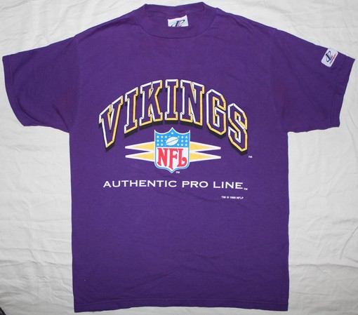 Minnesota Vikings 1996 Deadstock Unworn Football 1990s Sweatshirt T-shirt - Vintage Style NFL Football Teams Gifts