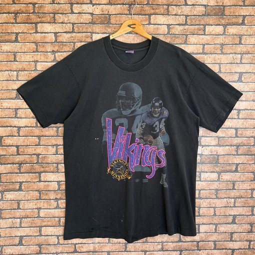 Minnesota Vikings All Single Stitch Vintage Style 90s NFL Sweatshirt T-shirt - Ideal Gift for Fans - Retro NCAA Shirts