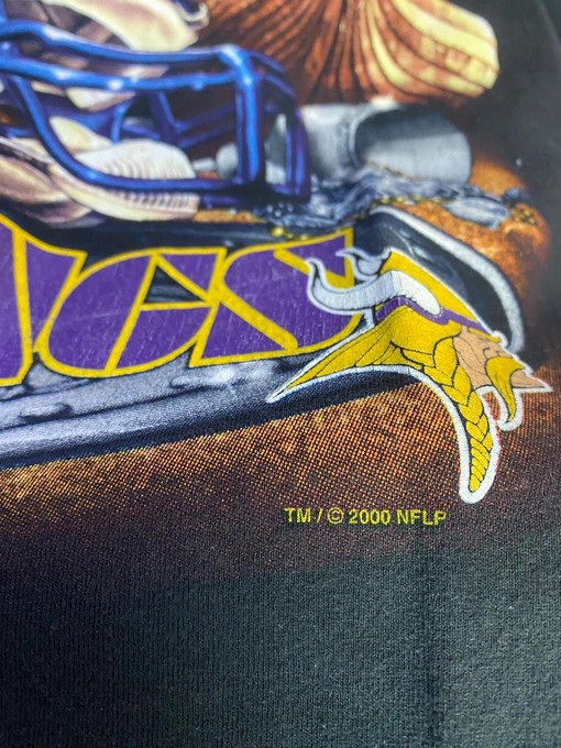 Minnesota Vikings Vintage Style NFL Sweatshirt T-shirt - Ideal Gift for Fans - Sport Shirts Girls - Image 3