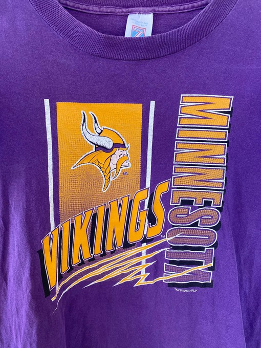 Minnesota Vikings Vintage Style Sweatshirt T-shirt, NFL Football Teams Gifts For Fans - Image 2