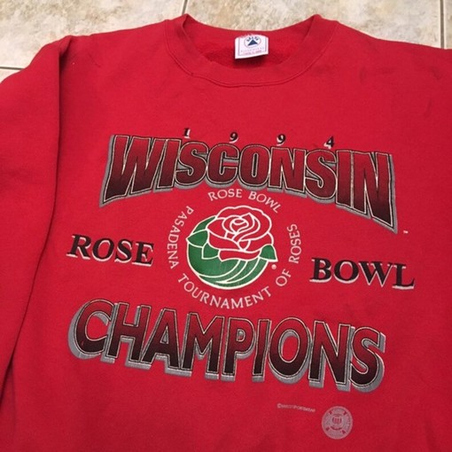 Must-Have Retro NCAA Shirts: Vintage Wisconsin Badgers 1994 Rose Bowl Champions Sweatshirt for Fans - Image 2
