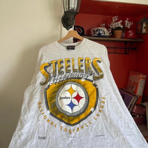 NCAA 1994 Pittsburgh Vintage Style Sweatshirt T-shirt - Ideal Gift for NFL Fans - Image 2