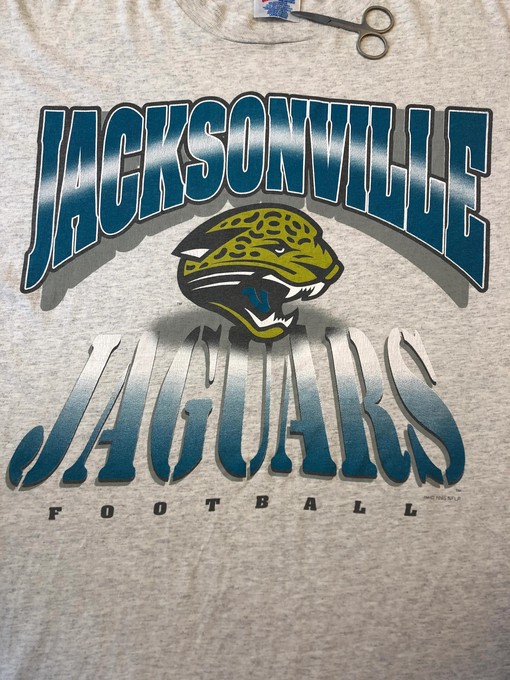 NCAA 1995 Jacksonville Jaguars Y2K Drill Sweatshirt T-shirt - Ideal Gift for NFL Fans - Image 2