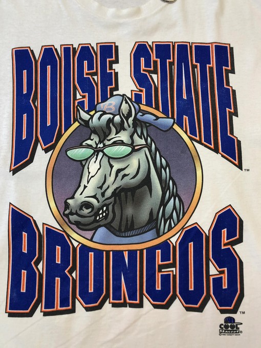 NCAA 1996 Boise State Broncos Vintage Style Sweatshirt T-shirt - Ideal Gift for NFL Fans - Image 2