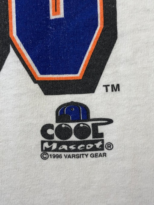 NCAA 1996 Boise State Broncos Vintage Style Sweatshirt T-shirt - Ideal Gift for NFL Fans - Image 3