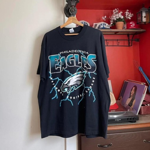 NCAA 1996 Philadelphia Eagles Vintage Style Sweatshirt T-shirt - Ideal Gift for NFL Fans