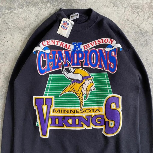 NCAA 90s Minnesota Vikings Vintage Style Sweatshirt T-shirt - Ideal Gift for NFL Fans - Image 2