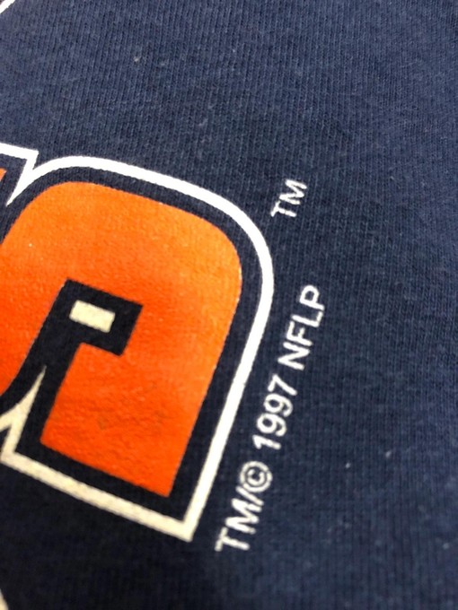 NCAA Denver Broncos 1997 Vintage Style Sweatshirt T-shirt - Ideal Gift for NFL Fans - Image 2