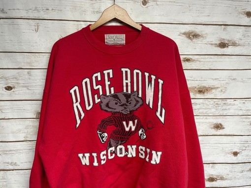 NCAA Gifts: Vintage Style Wisconsin Badgers 1994 Rose Bowl Badgers Football Sweatshirt, Hoodie, T-Shirt