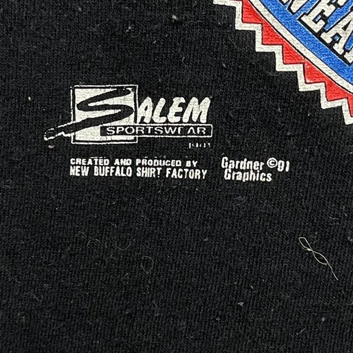 NCAA Super Bowl 90s Vintage Style Sweatshirt T-shirt - Ideal Gift for NFL Fans - Image 3