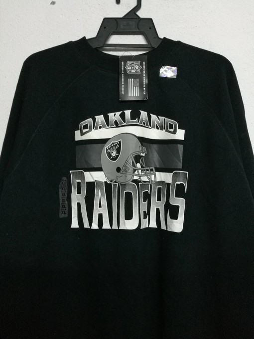NFL Oakland Raiders Vintage Sweatshirt T-shirt - Ideal Gift for Retro NCAA Shirts & NFL Fans - Image 2