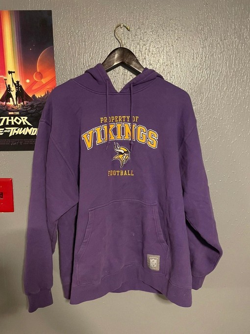 NFL Vikings Vintage Style Sweatshirt T-shirt for Football Enthusiasts