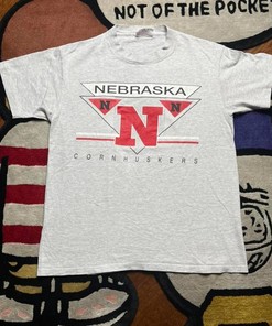 Nebraska Cornhuskers Graphic T-Shirt, Sweatshirt & Crewneck - Vintage 90s NCAA Fans Edition