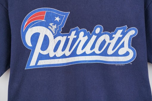 New England Patriots 1994 Vintage Style NFL Sweatshirt T-shirt - Ideal Gift for NFL Fans - Image 2