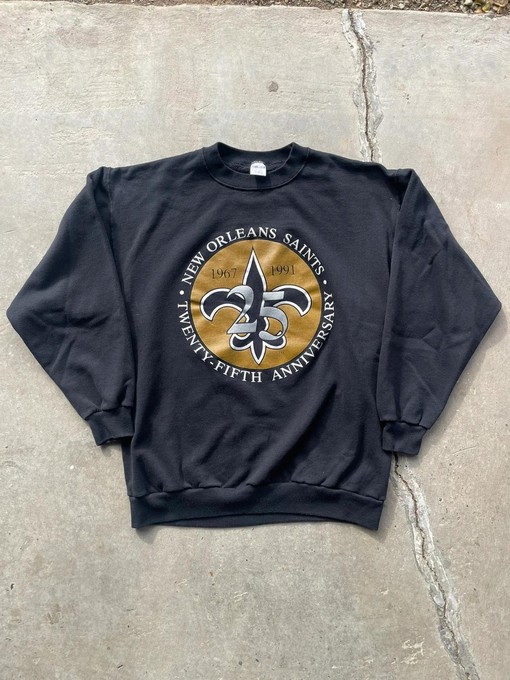New Orleans Saints Vintage Style Sweatshirt T-Shirt Ideal Gift for NFL Fans, with NCAA shirts for men and women