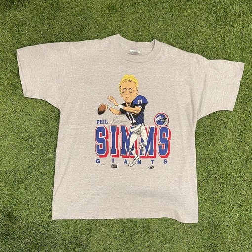 New York Giants Caricature Sweatshirt T-shirt - Vintage and Ideal Gift with american university t shirt