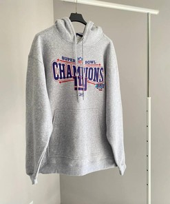 New York Giants Super Bowl XLII Champions Vintage Sweatshirt T-Shirt - Ideal NFL Apparel for Football Fans