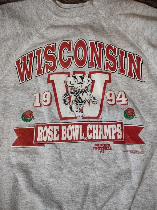 Nostalgic NCAA Football Gear: Wisconsin Badgers Vintage 1994 Rosebowl Sweatshirt in Red - Image 2